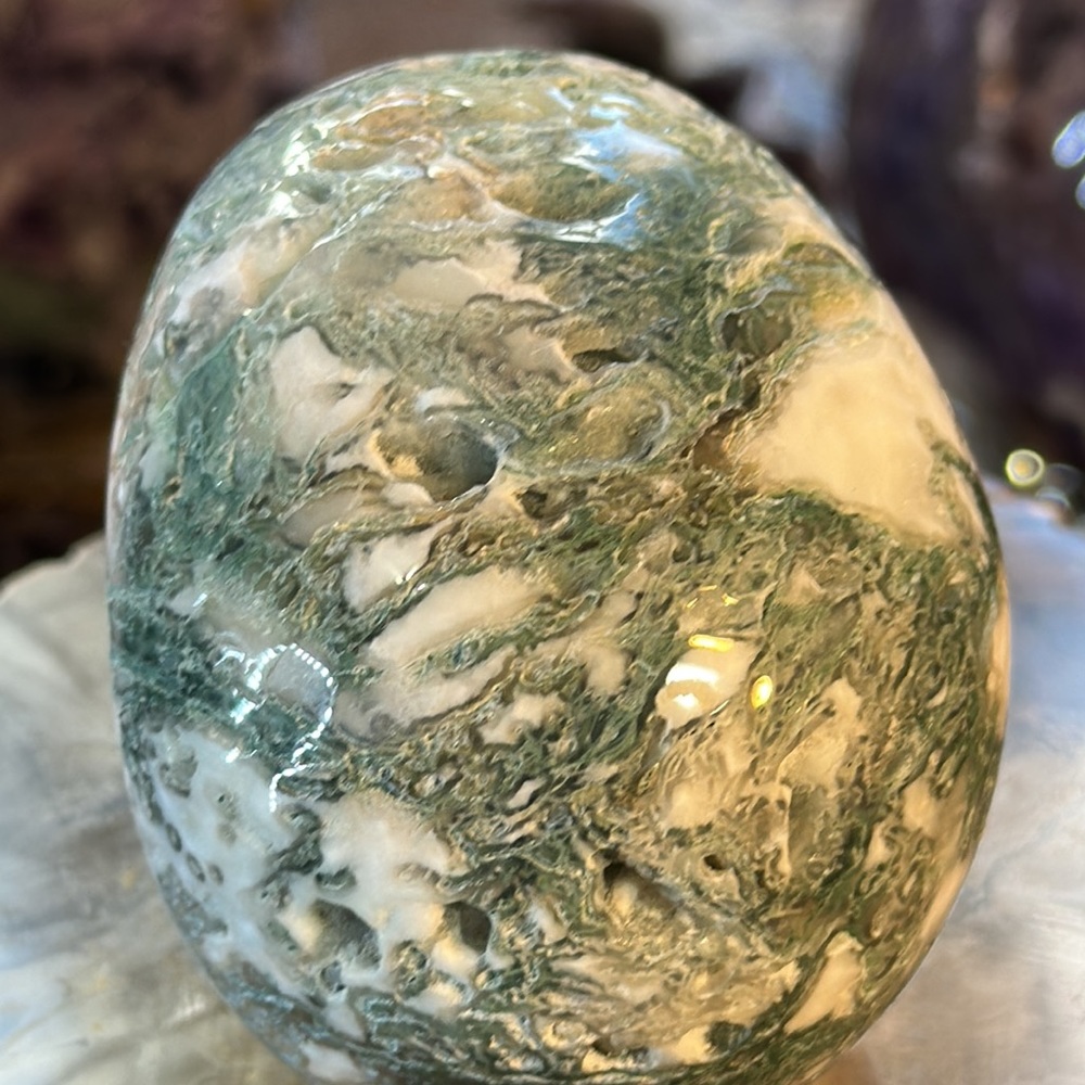 🌸SALE🌸 Moss Agate Crystal Skull Carving! - Picture 8 of 10